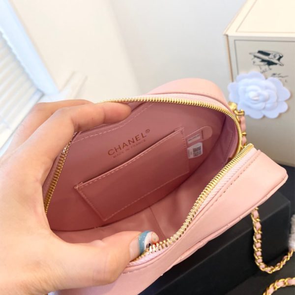 Ch*el 22s heart bag